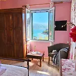 Ireni Waterfont Tatil Evi
