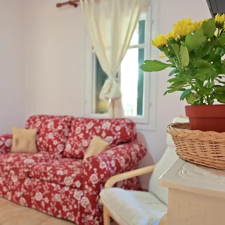 Ireni Waterfont Tatil Evi